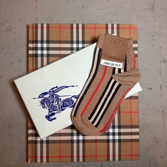 BURBERRY Archive Beige ORGANIC COTTON VERTICAL STRIPE SHORT SOCKS size small - Picture 1 of 7